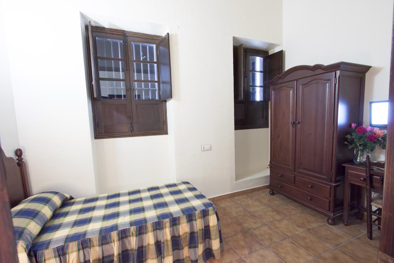 Hotel Puerta De La Sierra Puerto Serrano Luaran gambar